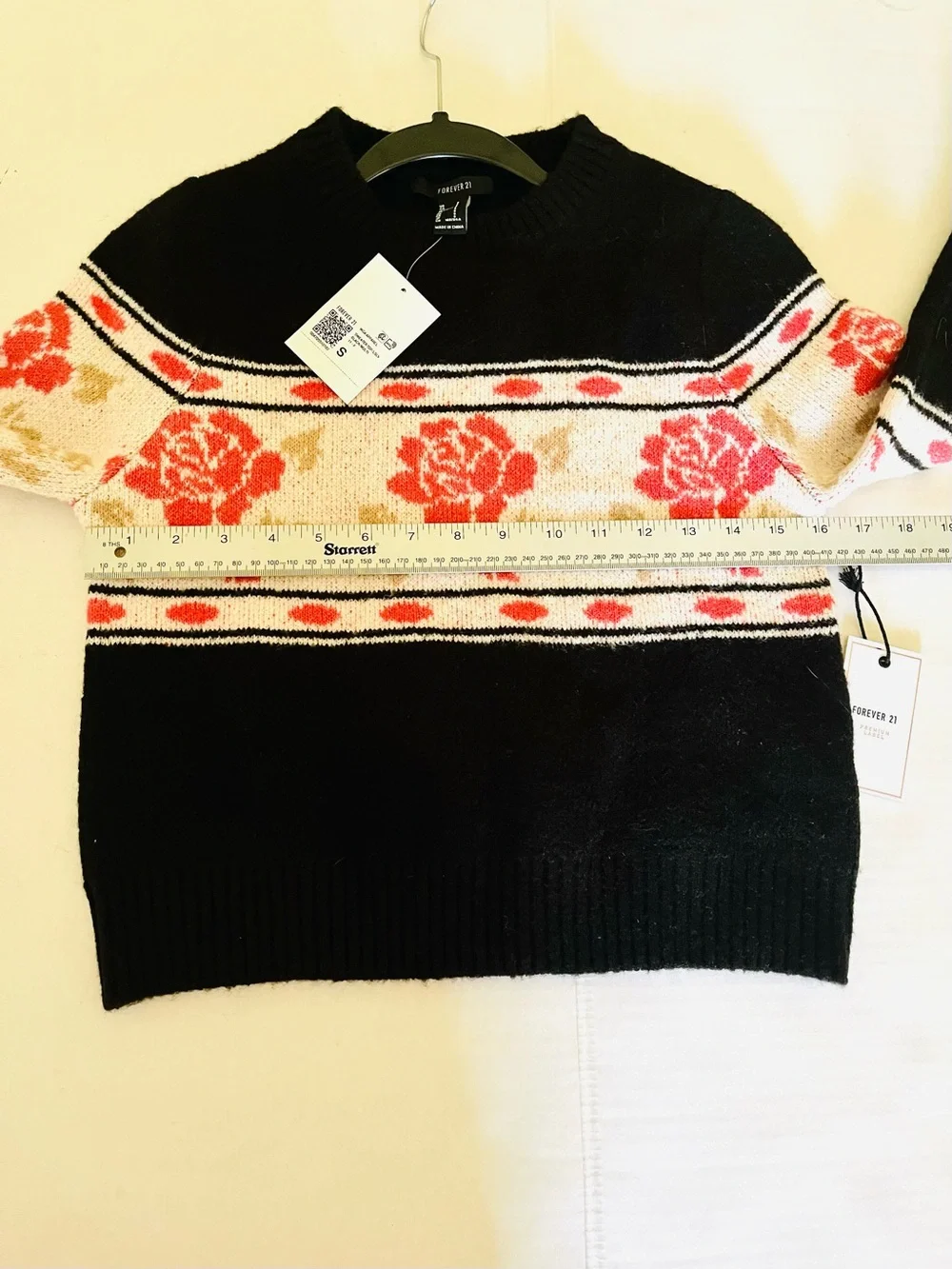NWT Forever 21 black floral crewneck sweater S - Picture 9 of 10